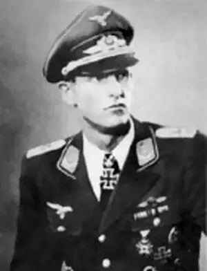 Эрвин Клаузен РК 1951943 оберлейтенант авиации командир 6й эскадрильи - фото 140
