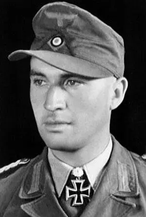 Фридрих Хёне РК 351942 капитан командир 3го батальона 204го егерского - фото 237