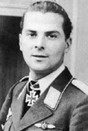 Ганс Дитер Франк ЗГК 27111942 оберлейтенант авиации командир 2й - фото 352