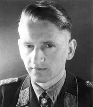 Карл Хенце ЗГК 1311942 оберлейтенант авиации командир 1й эскадрильи 77й - фото 404
