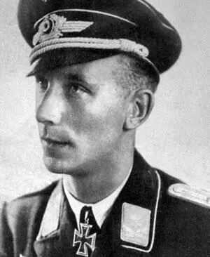 Вернер Дёрнбрак РК 2181941 оберлейтенант авиации командир 4й эскадрильи - фото 556