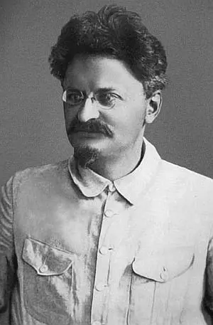 Л Троцкий накануне высылки из СССР Конец 1920х гг Примечания 1 Шапиро - фото 12