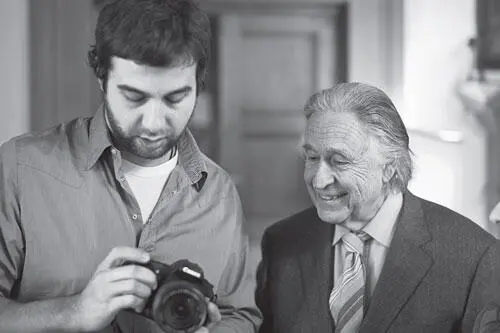 Ваня князь и фотоаппарат Зарегистрировался на рейс во Флоренцию Минут за - фото 67