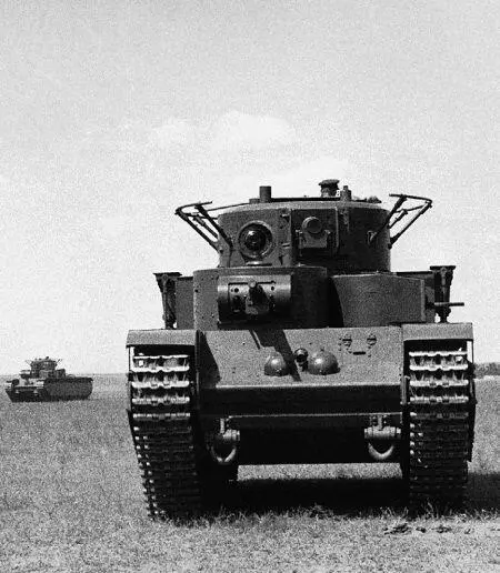 Танки 5й тяжелой танковой бригады на маневрах Район Харькова лето 1936 года - фото 231