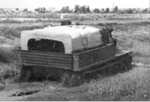 ГПИ23 на луговом болоте Рабочее место водителя ГПИ23 В 1951 г в НПО - фото 102