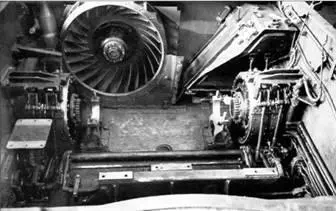 МТО танка Т54 обр 1947 г Слева от вентилятора системы охлаждения установлен - фото 139