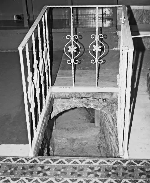 Рис 94 Начало подземного хода ведущего из церкви Матери Марии Монгольской - фото 94
