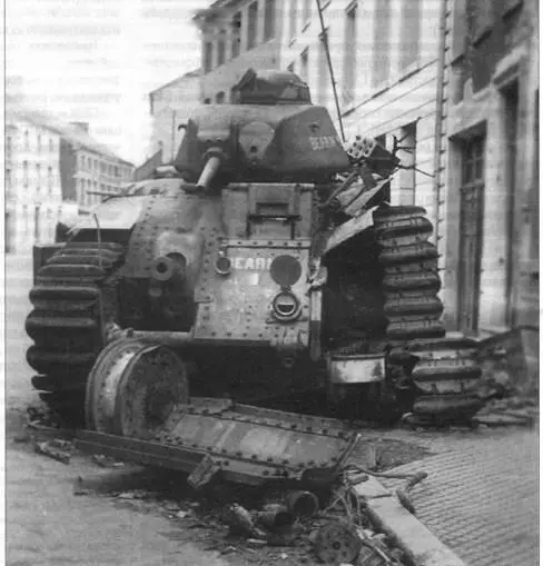 Char В1 bis 401 BEARN II Перед ним находятся левое направляющее колесо - фото 94