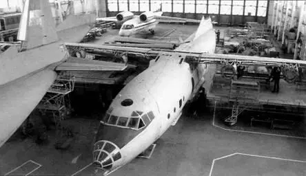 Ан 12БКИС в ходе переоборудования в транспортный вариант Что касается причин - фото 82