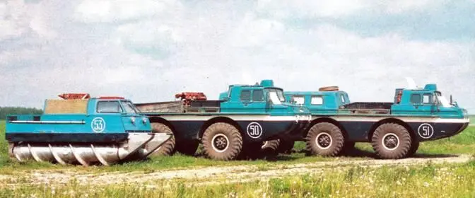 Комплекс поисковоэвакуационных машин 490 на испытаниях 1979 г Слева - фото 113