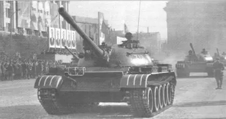 Танки Т55 на параде в Харькове На основании результатов полигонных испытаний - фото 147