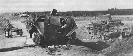 Немецкие бронетранспортер и танк PzKpfw35t уничтоженные из танковой засады - фото 23