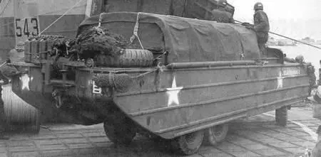 Американский автомобильамфибия GMCDUKW353 Компоновка американского - фото 25