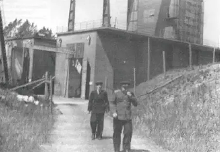 Советские специалисты на полигоне Пенемюнде Первым идет АФ Тверецкий1945 г - фото 92
