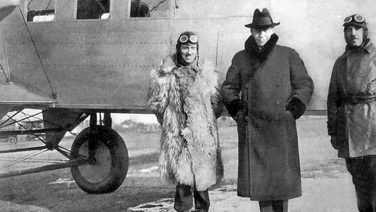 Рахманинов с Сикорским возле S29A К осени 1923 г S29А Сикорский29 А - фото 73