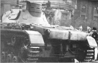 Крыша моторного отделения PzKpfwIII AusfB имела меньший чем у AusfA - фото 153