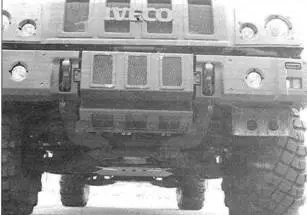 Опущенные вниз поперечные рычаги ходовой части Iveco LMV М65 значительно - фото 37
