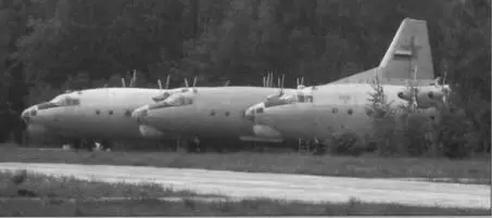 Проход Ан22 на малой высоте над полосой аэродрома Дневная лётная смена - фото 42