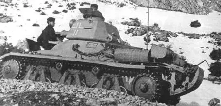 PzKpfw38 Н в горах Черногории Во время заказанного немцами ремонта на - фото 107