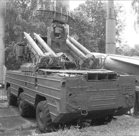 Антеннопусковое устройство боевой машины 9А33Б с четырьмя ЗУР 9М33 Боевая - фото 68