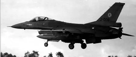 F 16АМ ВВС Голландии Снимок сделан споттером в Децимоманну 29 марта 2011 г - фото 54