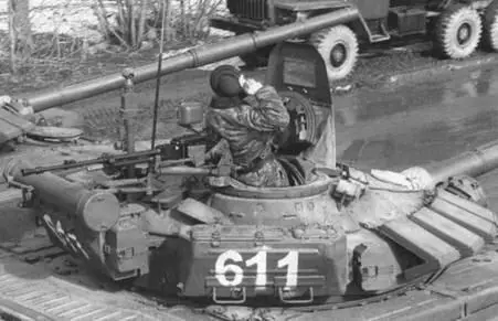 Вид на башню Т72БА оснащенного КДЗ КонтактВ Локальная защита - фото 69