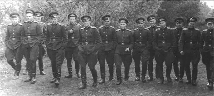 12я эскадрилья БВАНЛ в полном составе 2 курс аэродром Ртшцево 1959 г - фото 44