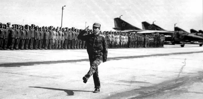 Торжественный парад 3 сентября 1987 г на аэродроме Канатово Кировоград после - фото 108