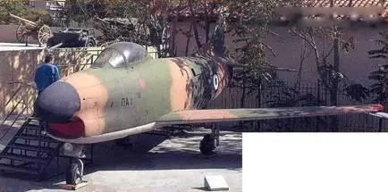 Американский истребительперехватчик F86D 25фунтовая британская гаубица - фото 108