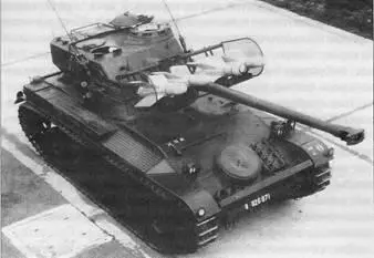 Легкий танк АМХ13A с ПТУР SS11 1959 г Боевая масса 15 т экипаж 3 - фото 118