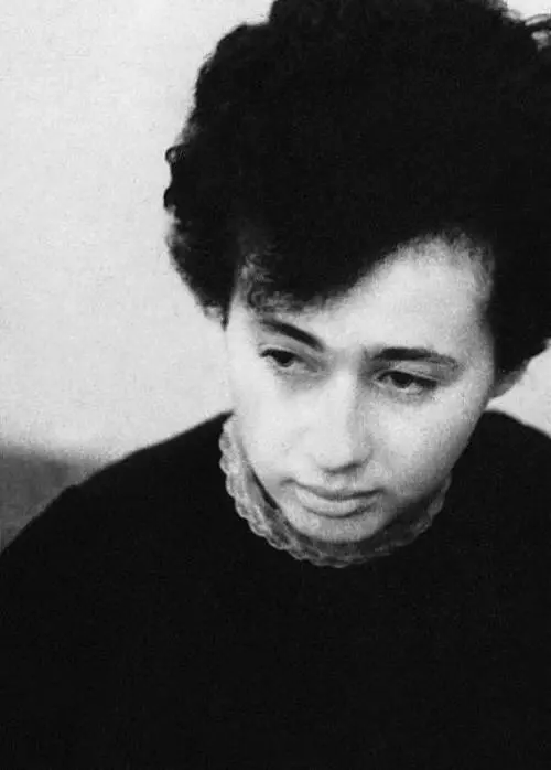 Лена Захарьина уже во Второй школе 1968 г На перемене Слева Игорь Зацман - фото 39