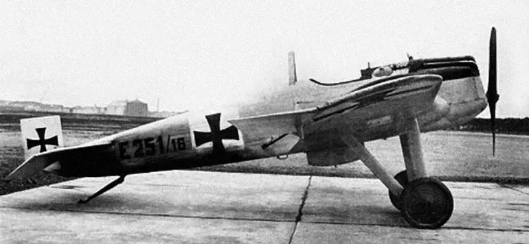 Второй стальной истребитель Юнкерса J2 1916 г Все шесть ферм для заказанных - фото 28
