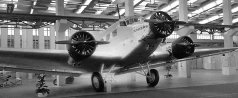 Памятник Юнкерсу в его музее восстановленный Ju523m Хуго Юнкерс снова стал - фото 105