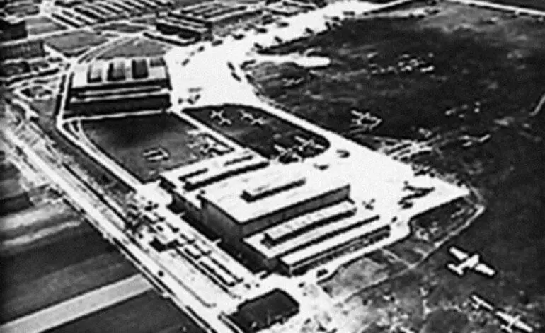 Новый авиазавод в Дессау 1935 г Но как всегда деньги для реконструкции - фото 107