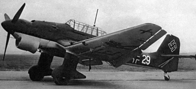 Пикирующий бомбардировщик Ju87 B Берта 1938 г Когда построили около - фото 116