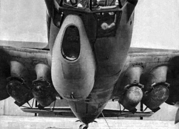 Нижняя гондола и подвеска бомб на Ju88 A4 Изменили конструкцию основных ног - фото 123