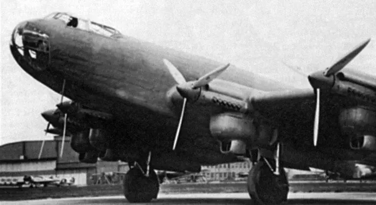 Опытный дальний бомбардировщик Ju89 1937 г Дальний бомбардировщик Ju89 при - фото 127