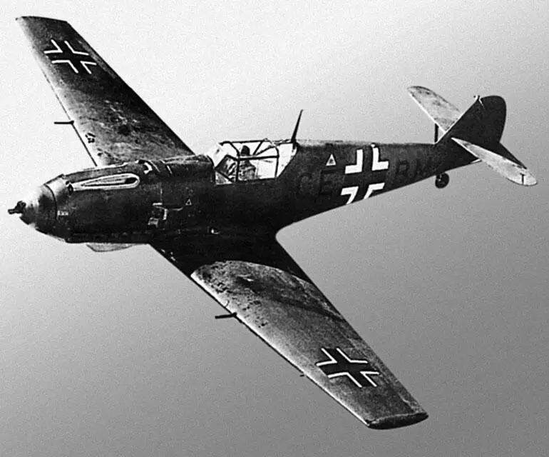 Эмиль с 30мм пушкой в моторе Эта машина с впечатляющей стрельбой из мощной - фото 48