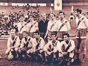 В 1961 году под руководством москвича Вячеслава Соловьева киевское Динамо - фото 4