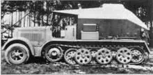 Вверху бронированный тягач Feuerleitpanzer с оборудованием для проверки и - фото 102