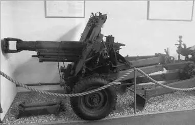 Итальянская 105мм горная гаубица Otobreda 105 mm 14 Model 56 Пулемет на - фото 124