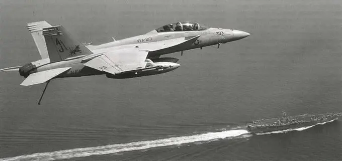 FA18F из состава авиагруппы авианосца Джордж Буш В середине нулевых - фото 92
