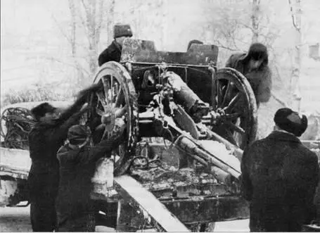 Транспортировка полкового орудия обр 1927 г в кузове автомобиля - фото 51