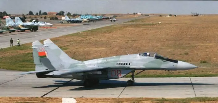 Российские тактические боевые самолеты на авиасалоне МАКС2011 и их оценка - фото 40