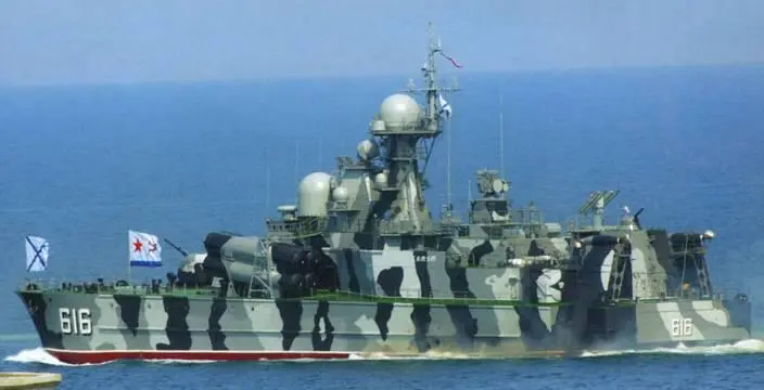 Ракетный корабль на воздушной подушке пр 1239 Самум Севастополь июль 2006 - фото 137