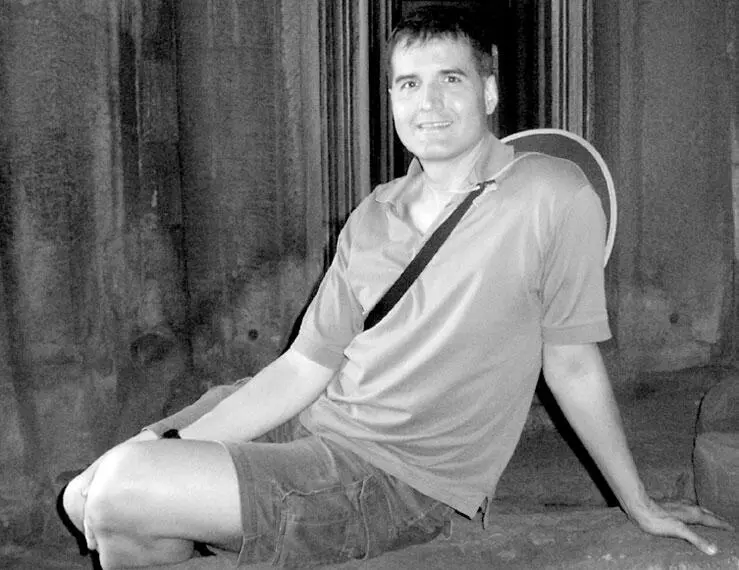 Александр Аргуэльес в храме Ангкор Ват 2011 г любезно предоставлено - фото 7