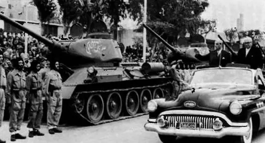 Т3485 на параде в Сирии 1967 г Тяжелый английский танк Черчилль и - фото 43