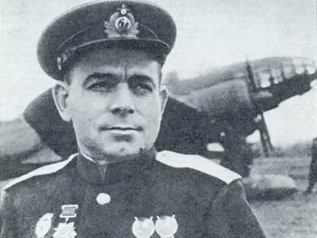 Командир 5го ГМТАП полковник ВП Канарев 1943 г В 1944 г удостоен звания - фото 53