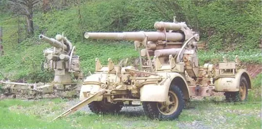 88мм зенитные пушки Flak 36 в боевом и походном положениях Самолет ДРЛО - фото 55