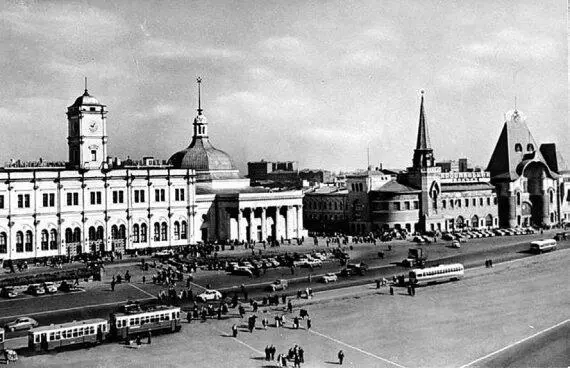 Приехали мы на Ленинградский вокзал и пошли с него на соседний Северный - фото 4